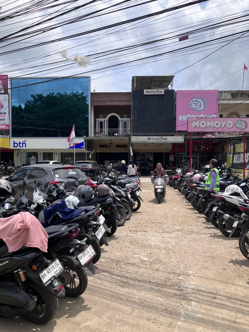 Modern Mang One restaurant outlet exterior